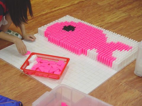 친구와 우정의 도미노 생일파티 사진 8